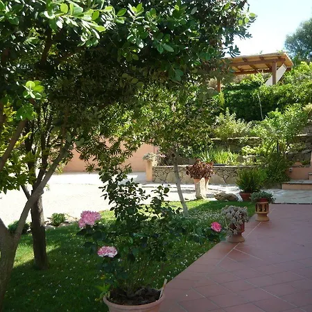 Li Muntigeddi Pensión