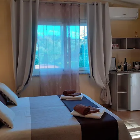 Li Muntigeddi Πανσιόν